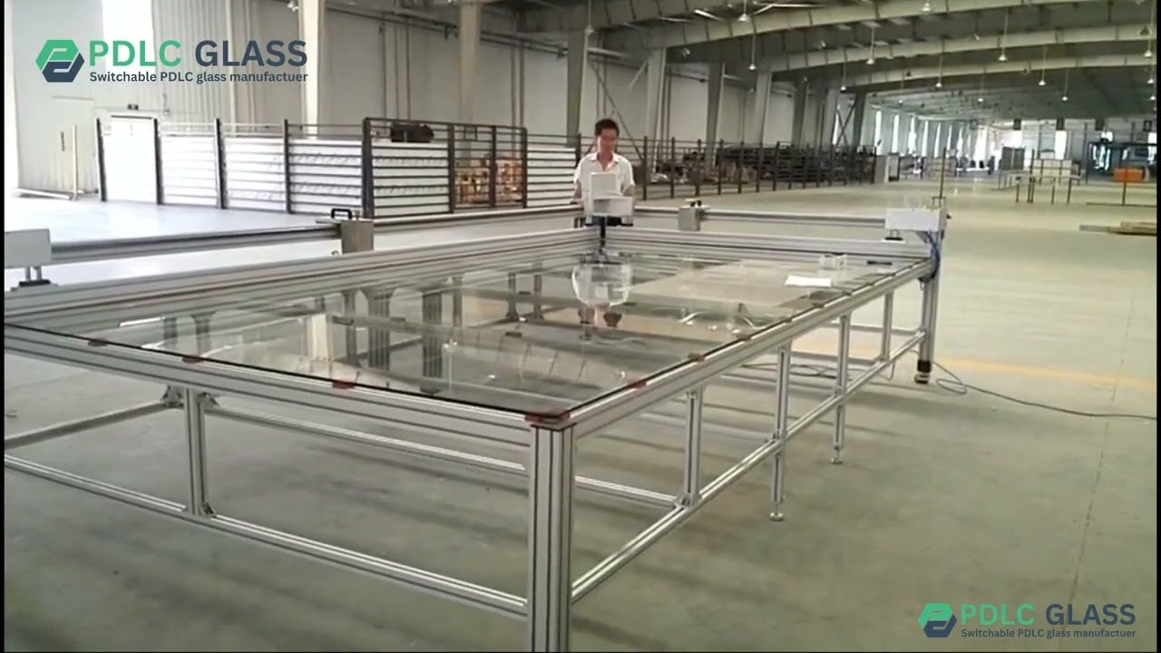 Semi automatic smart film cutter - PdlcGlass