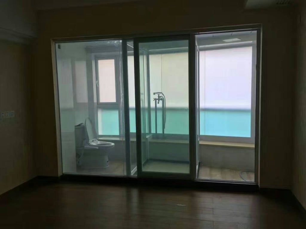 switchable pdlc glass partition in private residence (2)