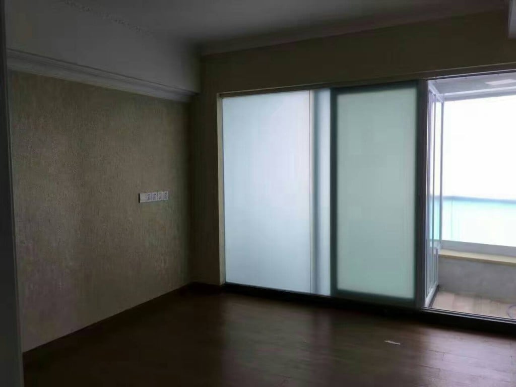 switchable pdlc glass partition in private residence (3)